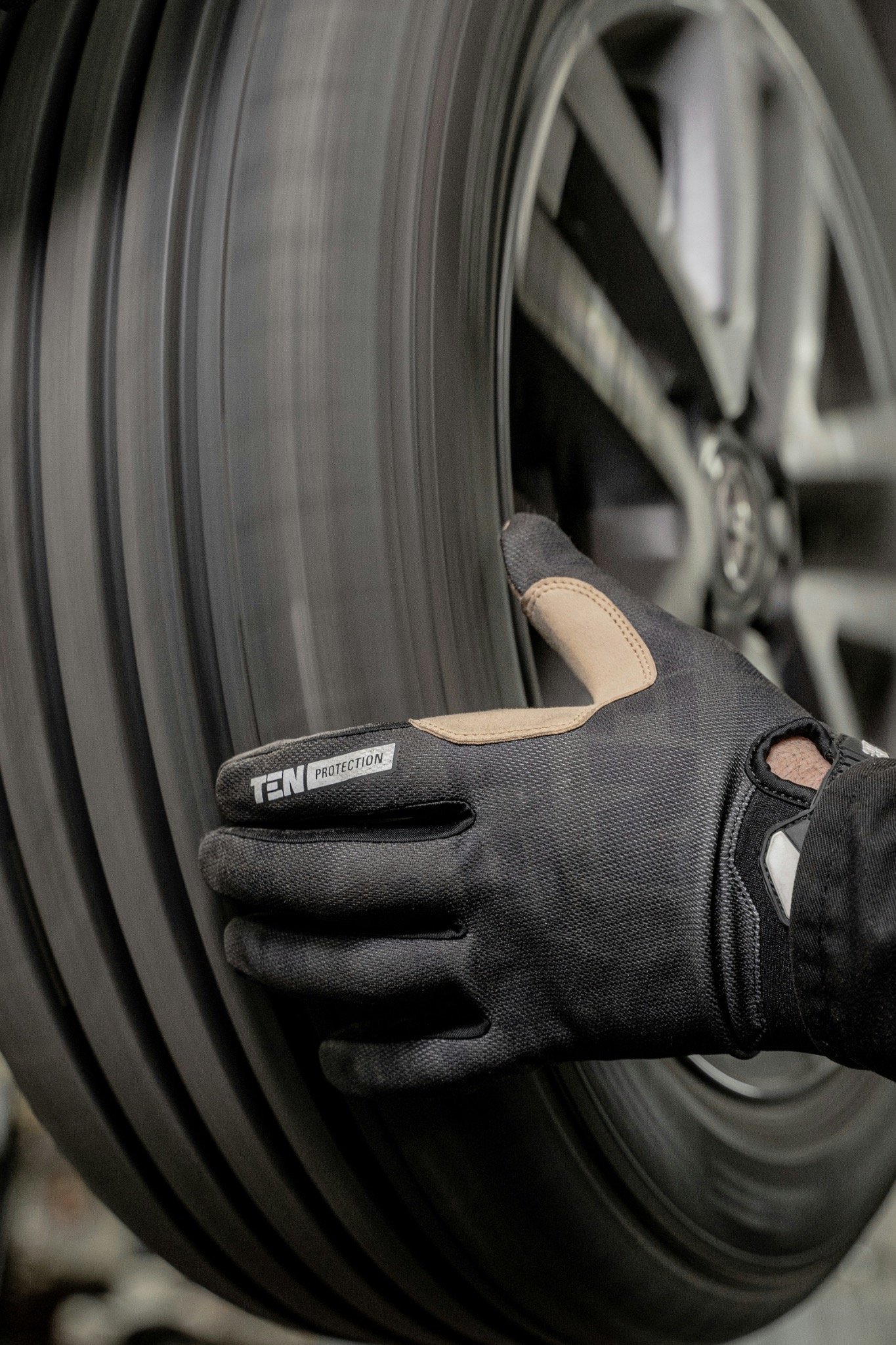 Tire service